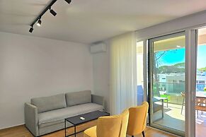 Aqua Bliss Apartment