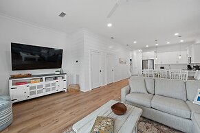 Totally Beachin' at Pelican Place