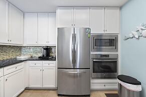 Indigo East 2002 With Private Poolside Cabana!