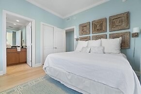 Indigo East 2002 With Private Poolside Cabana!