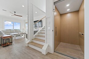 Shipfaced Beach House