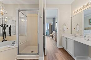 Regency Isle Penthouse 1106