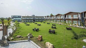 Countryard Resort By Alcor