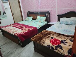 Roomshala 153 Hotel Krishnashrya