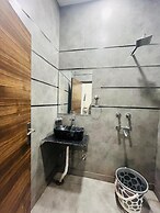 Roomshala 152 Hotel Sukoon