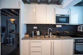 Phaedrus Living: Ornos Beach House Mykonos