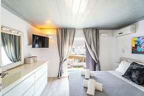 Phaedrus Living: Ornos Beach House Mykonos