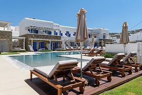 Phaedrus Living: Ornos Beach House Mykonos