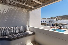 Phaedrus Living: Ornos Beach House Mykonos