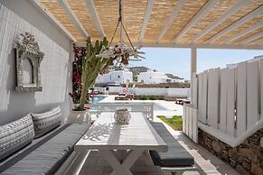 Phaedrus Living: Ornos Beach House Mykonos