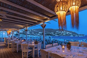 Phaedrus Living: Ornos Beach House Mykonos