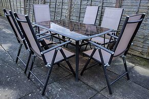 Dudley 3bedroom Home-perfect for Long & Short Stay