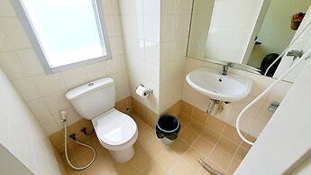 5B - 2 Bedroom Downtown Apartment With Shared Pool