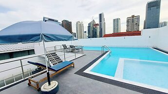 5B - 2 Bedroom Downtown Apartment With Shared Pool