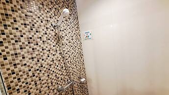 5B - 2 Bedroom Downtown Apartment With Shared Pool