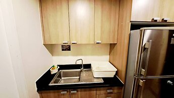 5B - 2 Bedroom Downtown Apartment With Shared Pool