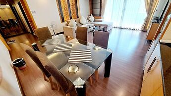 5B - 2 Bedroom Downtown Apartment With Shared Pool