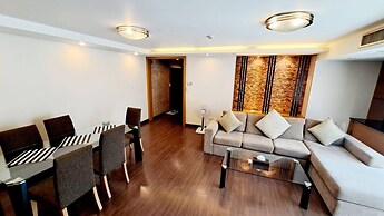 5B - 2 Bedroom Downtown Apartment With Shared Pool