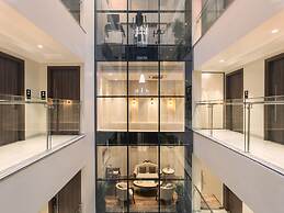 Foxtrail, Sector 42 - AM Hotel Kollection