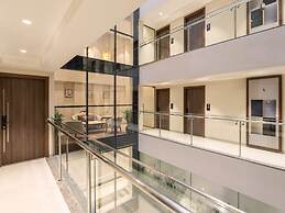 Foxtrail, Sector 42 - AM Hotel Kollection