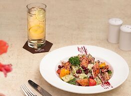 Foxtrail, Sector 42 - AM Hotel Kollection