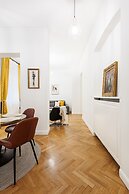 Vintage Vibe - Classic Old Town Suites