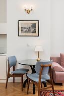 Vintage Vibe - Classic Old Town Suites