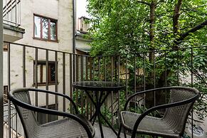 Blossom - Old Town Residence