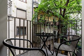 Blossom - Old Town Residence