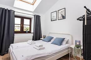 Blossom - Old Town Residence