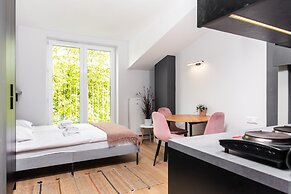 Smart Apartments- Old Town Train Station