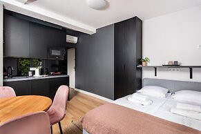 Smart Apartments- Old Town Train Station