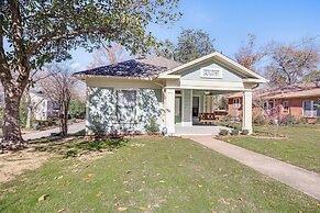 1 Mi to Downtown Tyler: Historic Home w/ Porch!
