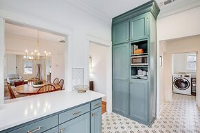 1 Mi to Downtown Tyler: Historic Home w/ Porch!