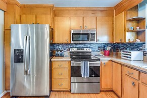 Colonial Heights Home w/ Large Yard & BBQ Grill!