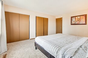 Savoy Apartment ~ 4 Mi to University of Illinois!