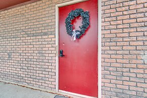 Savoy Apartment ~ 4 Mi to University of Illinois!