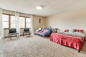 Savoy Apartment ~ 4 Mi to University of Illinois!