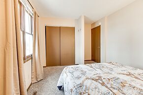 Savoy Apartment ~ 4 Mi to University of Illinois!