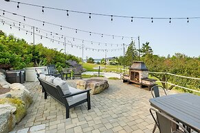 Oceanfront Mid-coast Maine Home w/ Private Beach!