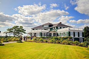 Elegant Oceanfront Maine Estate w/ Gazebo