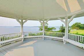 Elegant Oceanfront Maine Estate w/ Gazebo
