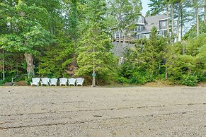 The Beachhouse Retreat w/ Prescot Bay Views!