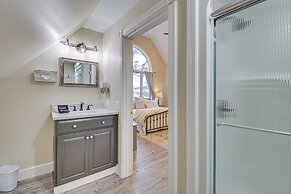 The Beachhouse Retreat w/ Prescot Bay Views!