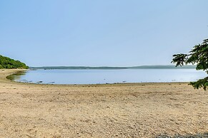 The Beachhouse Retreat w/ Prescot Bay Views!