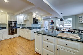 The Beachhouse Retreat w/ Prescot Bay Views!