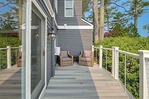 The Beachhouse Retreat w/ Prescot Bay Views!