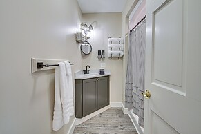 The Beachhouse Retreat w/ Prescot Bay Views!