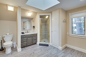 The Beachhouse Retreat w/ Prescot Bay Views!