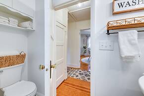 Charming Virginia Retreat w/ Covered Porch & Yard!